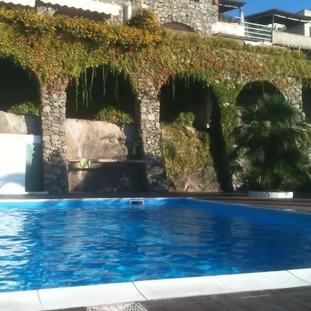 Casa Con Vista A Parghelia